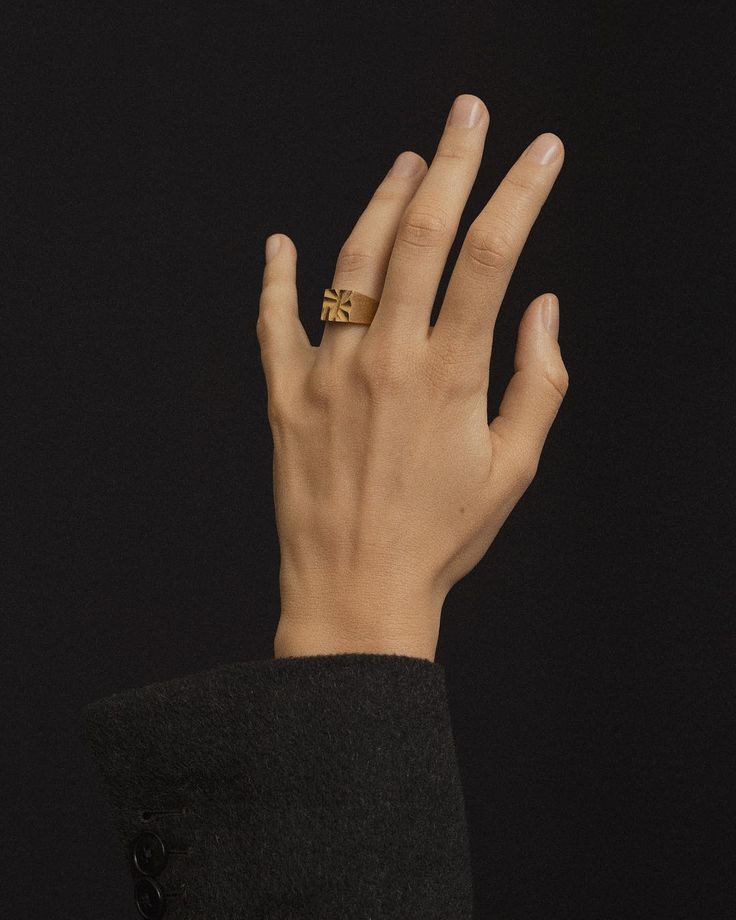 All Blues on Instagram: “Carved Platform” | Carving, Instagram 海外お取寄せ商品 All Blues Platform Ring リング