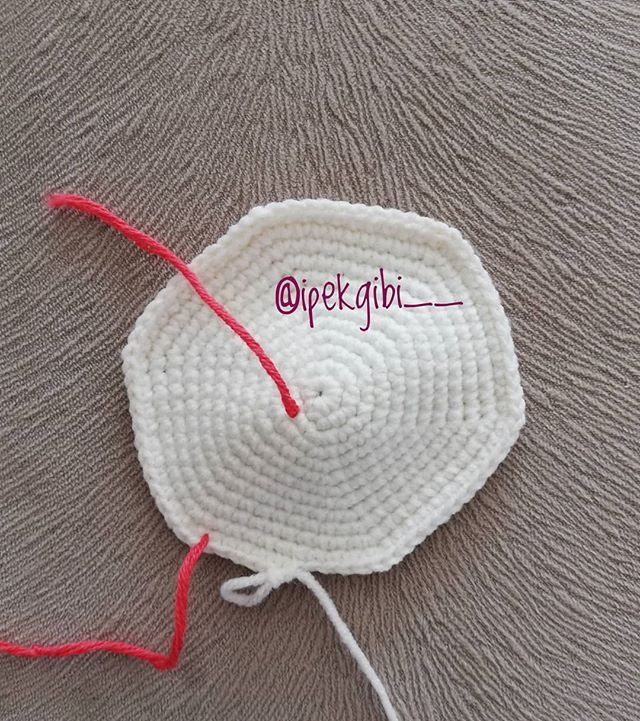 Merhaba Sevgili Takipcilerim Ipekbebek In Kafa Tarifini Paylasiyorum Fotografi Kaydirarak Tarife Ulasabilirsiniz Elimd Bebek Orgu Amigurumi Oyuncak Bebek