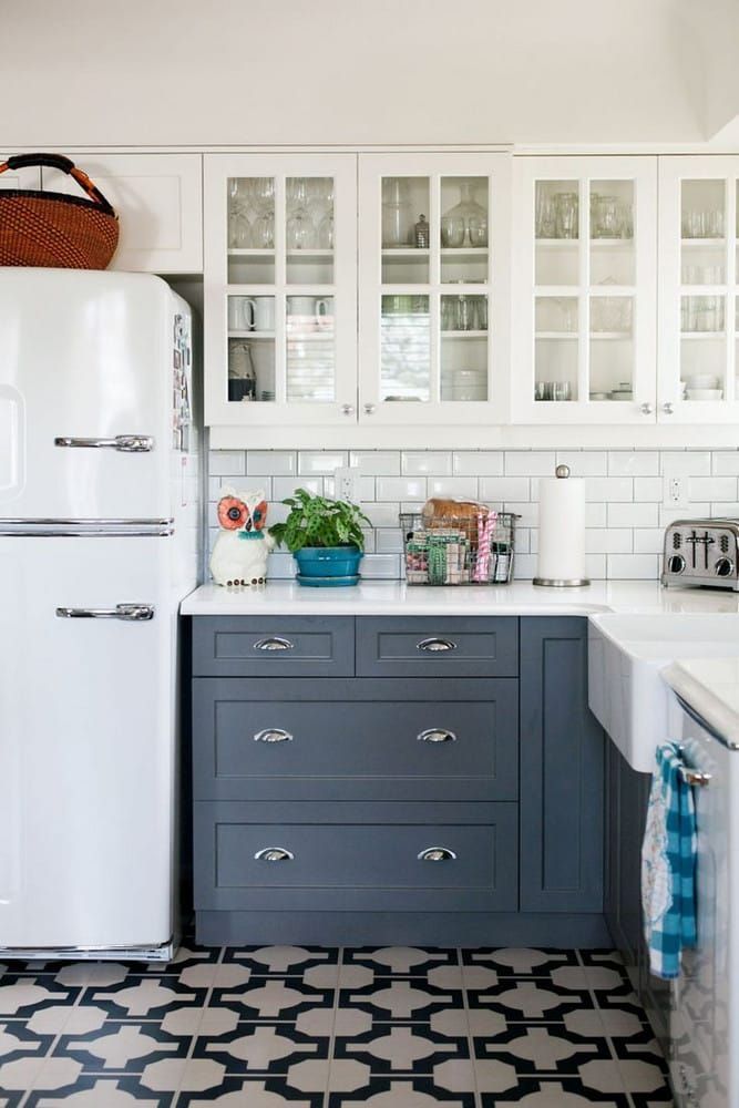 13 Two Tone Kitchen Cabinets Bathrooms Pinterest Silver Cup Pulls On Dark Cabinets