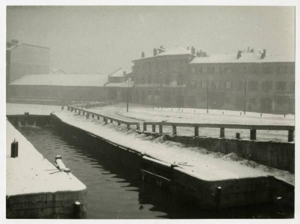 Via Conca Del Naviglio Sotto La Neve Foto Di Giulio Galimberti Foto Paesaggi Vecchie Foto