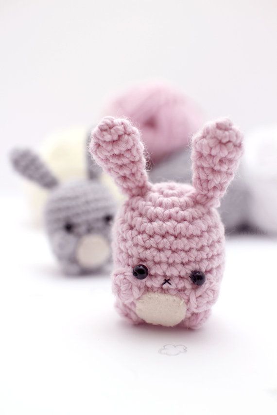Use one simple amigurumi pattern to crochet an assortment of amigurumi bunnies. … Use one simple amigurumi pattern to crochet an assortment of amigurumi bunnies. …