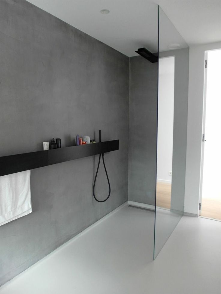 Badezimmer Armatur Wand #minimalistisches #badezimmer #trennwand #armaturen #schwarz #design #