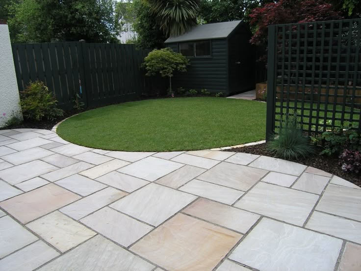 The 25 Best Garden Paving Ideas On Garden Paving Really Like The Sircle Idea