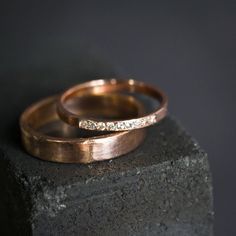 Diamanten und Gold Ehering-Set von VenaAmorisJewelry auf Etsy Diamanten und Gold Ehering-Set von VenaAmorisJewelry auf Etsy
