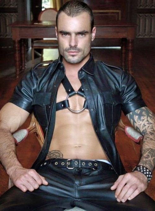 gay male bare butts from Porter gay gothic