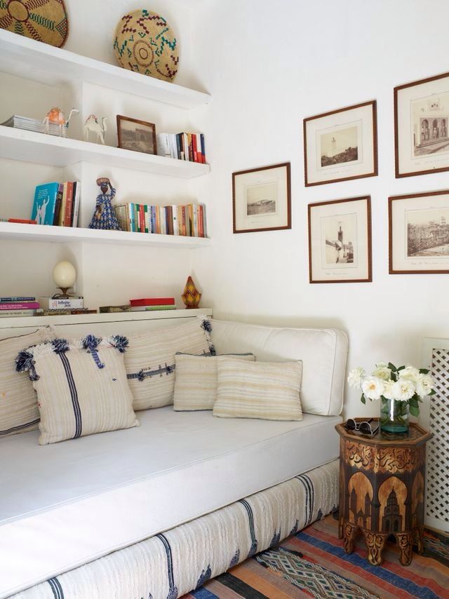 Twin Mattress And (upholstered) Box Spring As A Daybed/couch/guest Bed Twin Mattress And (upholstered) Box Spring As A Daybed/couch/guest Bed