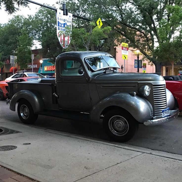 Couple of my favs from Longmont Cruise night. The LUV is in pieces and