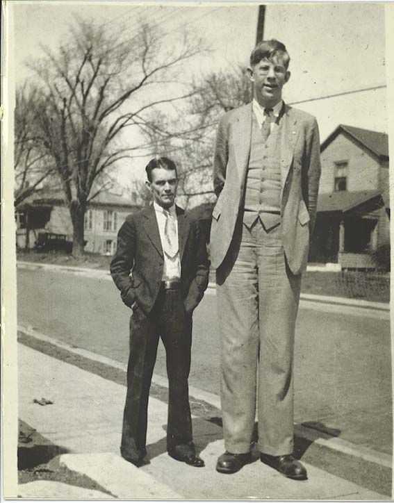 60 best tallest person ever lived robert wadlow images on robert wadlow shoe size