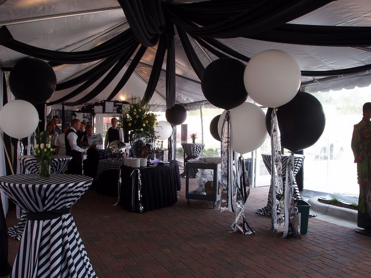 Decorating In Black And White 349 best black & white wedding flowers images on pinterest Decorating In Black And White 349 best black & white wedding flowers images on pinterest