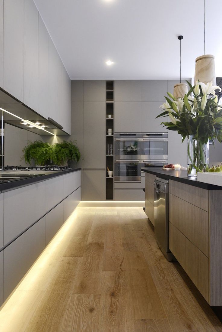 Glossy facades in the kitchen than to wash the glossy facades in the kitchen from fat Glossy facades in the kitchen than to wash the glossy facades in the kitchen from fat