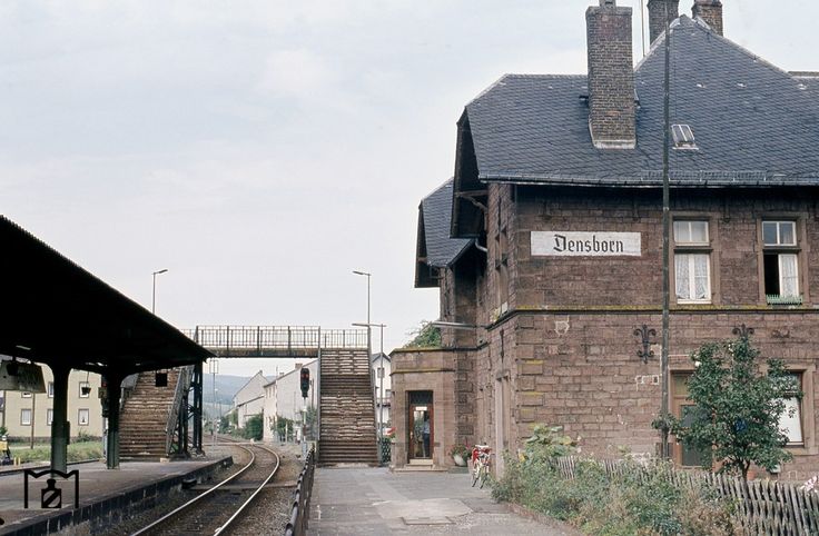 Der Bahnhof Densborn An Der Eifelbahn Zwischen Gerolstein Und Trier 07 09 1981 Foto Peter Schiffer Bundesbahn Deutsche Bundesbahn Eisenbahn