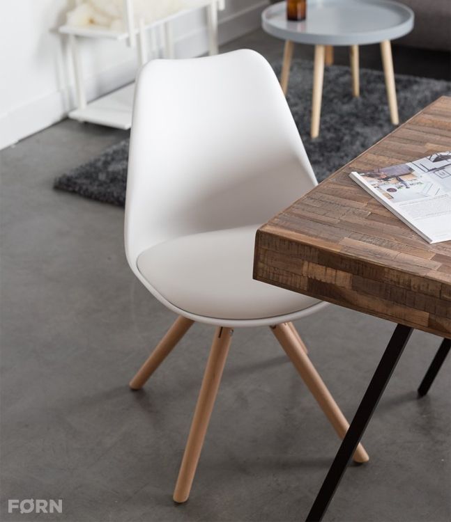 Witte Zuiver stoel houten poten | Stoelen, Eetkamerstoelen ...
