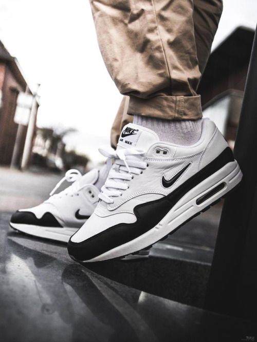 Nike Air Max 1 Jewel- White/Black - 2017 (bymaikelboeve ... Nike Air Max 1 Jewel- White/Black - 2017 (bymaikelboeve ...