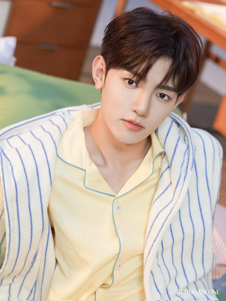 #ZB1 #ZHANGHAO | Kpop guys, Seasons greetings, Photoshoot