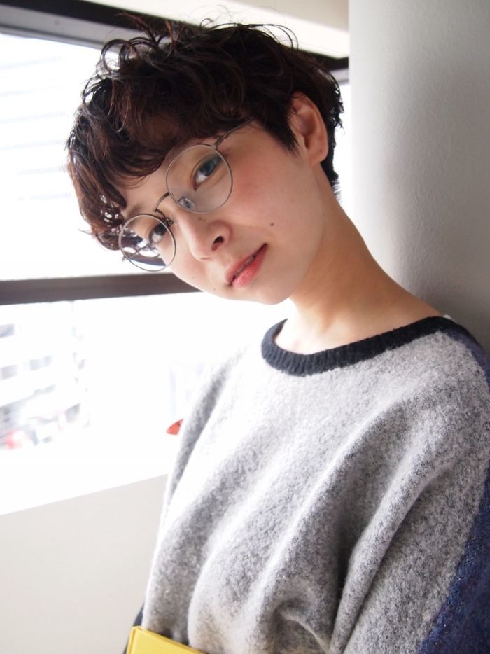 おしゃれメガネ女子必見 眼鏡 ヘアスタイル のgoodバランスとは キナリノ ショート パーマ 髪型 髪型 女性 おしゃれメガネ女子必見 眼鏡 ヘアスタイル のgoodバランスとは キナリノ ショート パーマ 髪型 髪型 女性
