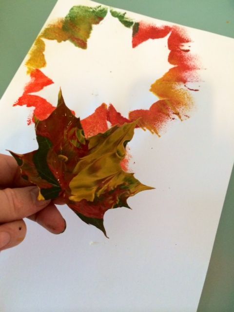 Bastelideen für Kinder - Autumn Leaf Painting- Trace Hände (und Blätter) und ...