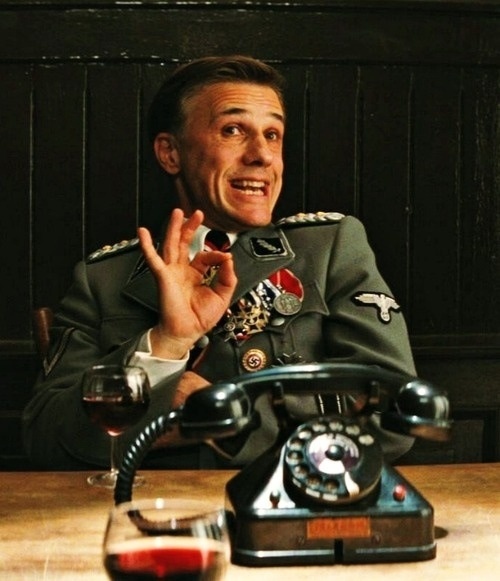 Villanos favoritos E0849b6f4fce618d2a83f3d79fa97d6b--hans-landa-inglorious-bastards