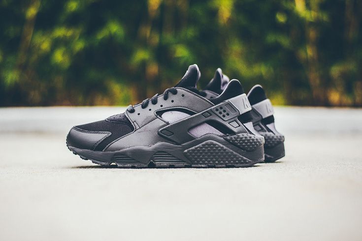 nike air huarache black reflective