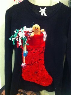 Ce chandail de Noël « ugly » est vraiment très simple à réaliser. Il suffi...
