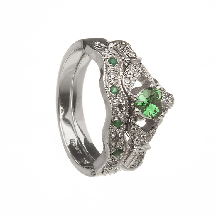 Diamond and emerald bridal set - www.borujewelry.com | Claddagh ring Emerald And Diamond Part Set Claddagh Ring