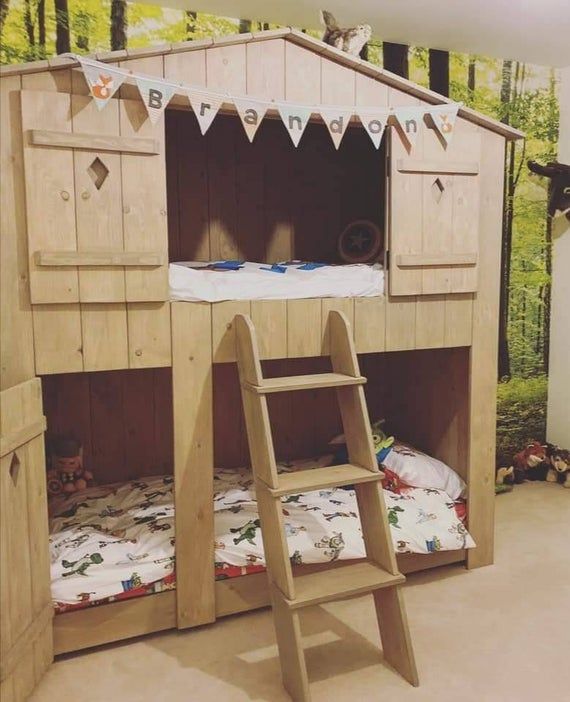 Here S A Brief Tour Of Kylie Jenner S Extremely Bougie Bunk Room Bunk Beds Built In Bunk Bed Rooms Room Design Bedroom