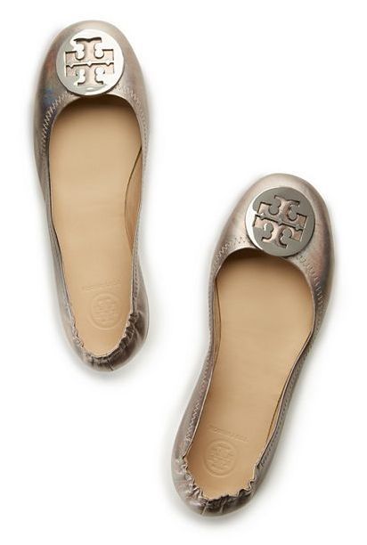 179 best Tory Burch images on Pinterest | Tory burch, Slippers and ... Tory Burch Minnie Metallic Travel Ballet - designed to fold up neatly into a tote or