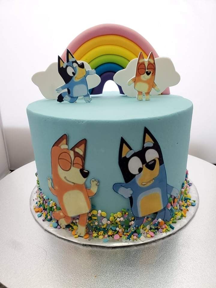 This is your sign to throw your toddler a Bluey Birthday Party!  s, bluey cake