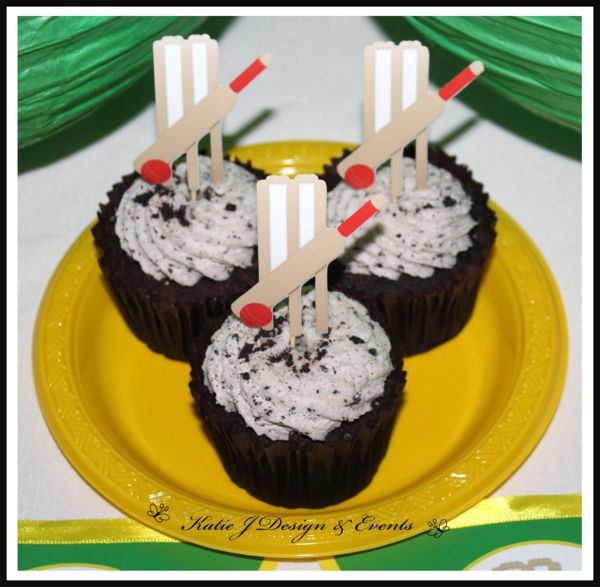 Personalised Mens CRICKET Birthday Party Decorations & Supplies | Cricket theme cake, Birthday ...