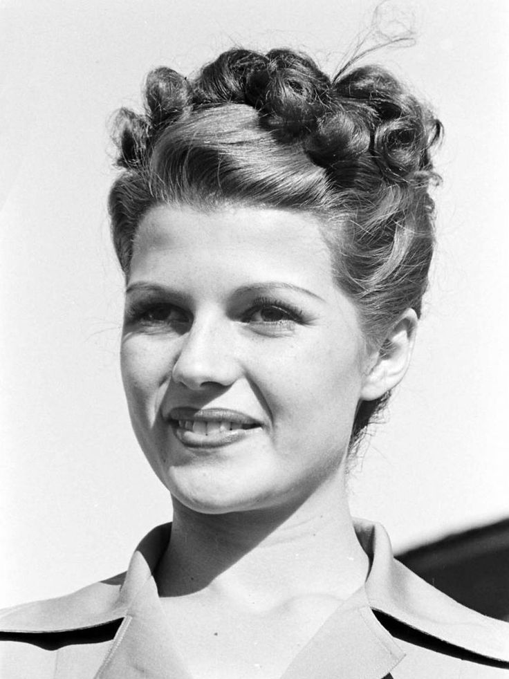 1930s hair- gimme 1940s hairstyles, Long hair styles, Vintage hairstyles