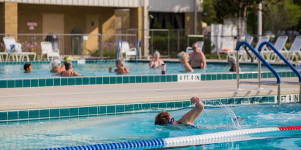 Rolling Greens Mhp Home 3 Year Round Heated Outdoor Pools Lap Pool Social Pool And Therapy Pool 55 Community Outdoor Pool Therapy Pools Ocala Florida