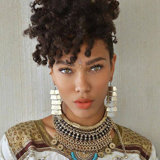 Afro single frauen