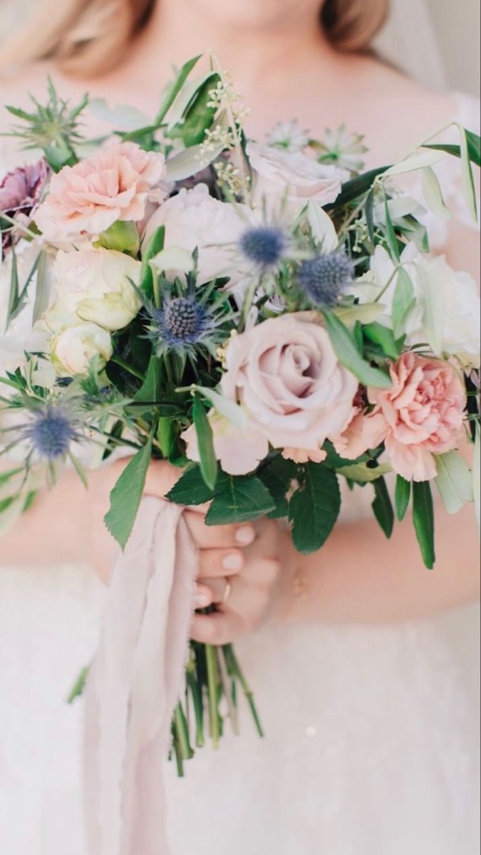 Ivory Wedding Flowers In 2020 Ivory Wedding Flowers Cream Wedding Flowers Wedding Flowers