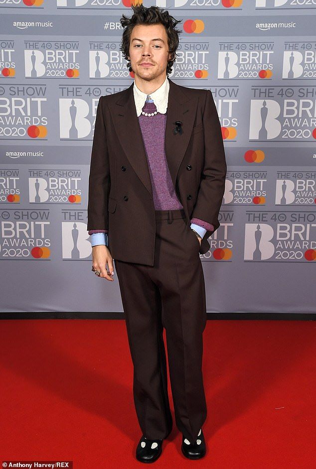 Brits 2020 Harry Styles Pays Tribute To Tragic Caroline Flack Caroline Flack Harry Styles Brit Awards