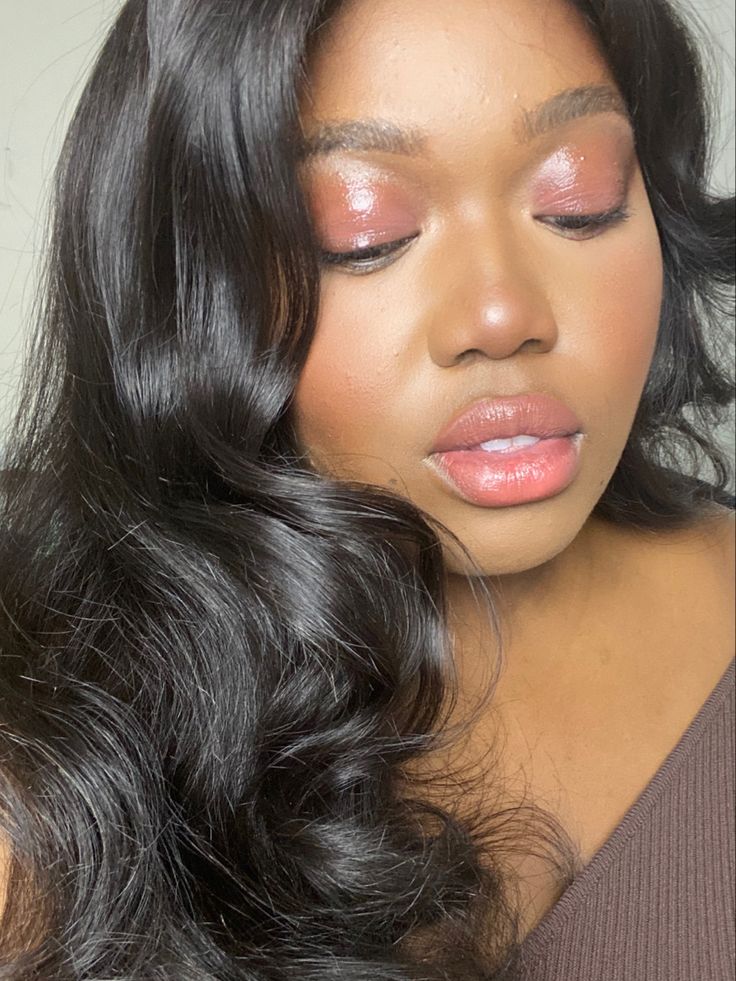Glossy best sale pink eyeshadow