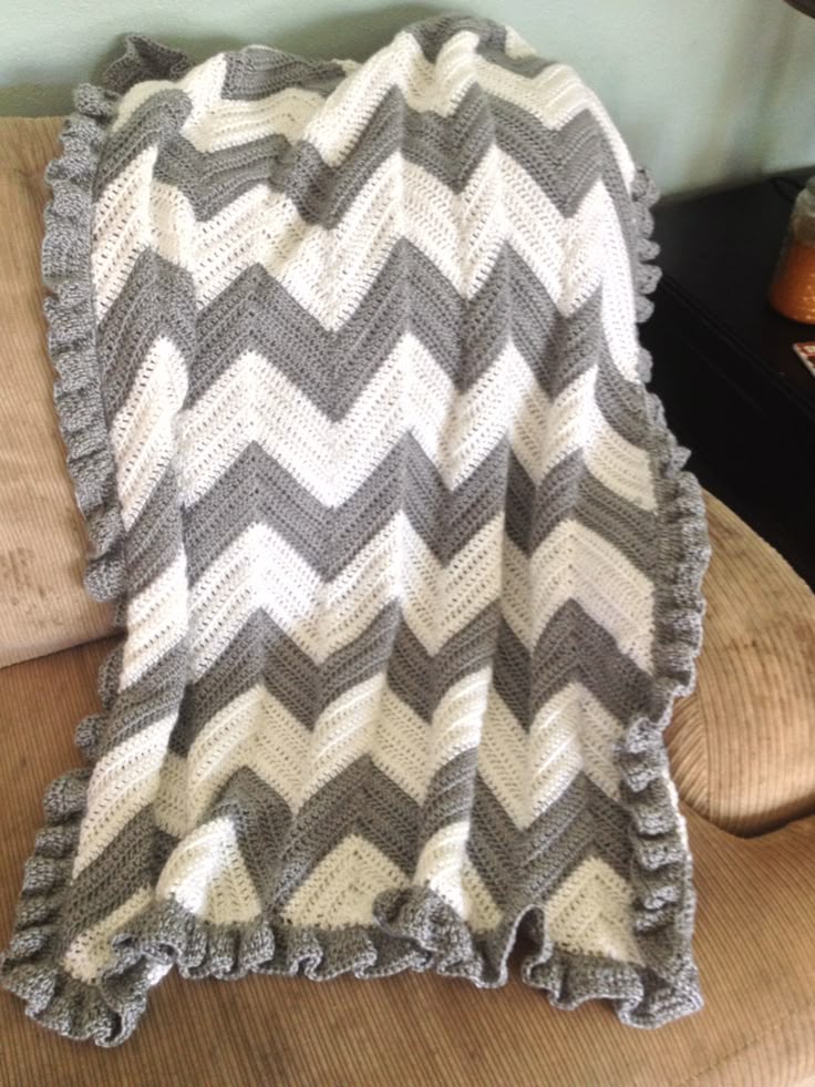 Best 25+ Chevron baby blankets ideas on Pinterest Double crochet baby blank...