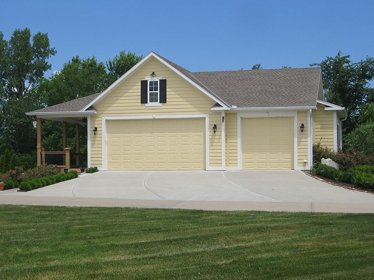 009G 0008 Country Style 3 Car Garage Plan 009G 0008 Country Style 3 Car Garage Plan