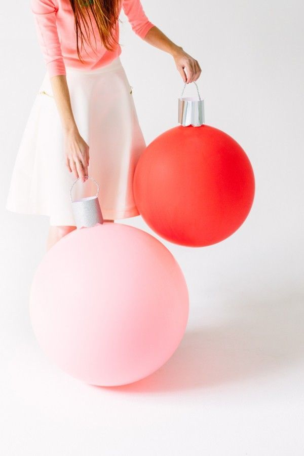 These DIY Giant Ornament Balloons are such a fun way to decorate for the holiday...