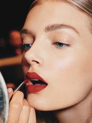 How to become a red lipstick girl: Here are the tips celeb makeup artist Quinn M...
