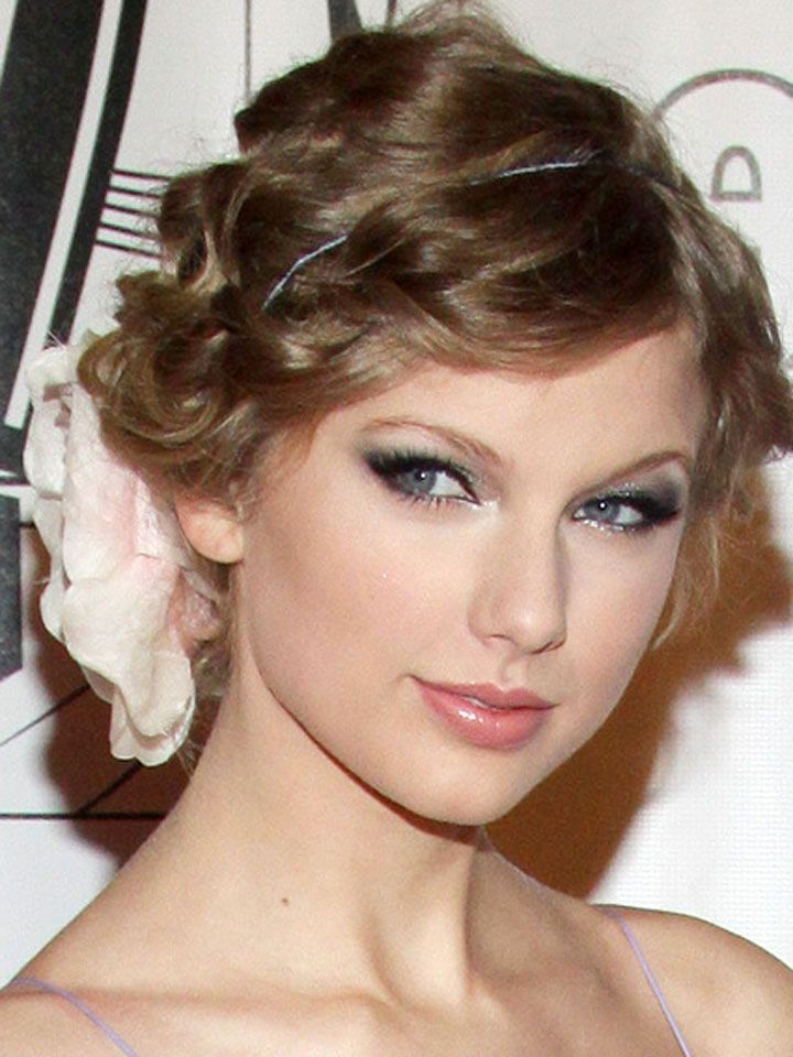 taylor swift updo styles 216 best updo images on pinterest cute hairstyles taylor swift updo styles 216 best updo images on pinterest cute hairstyles