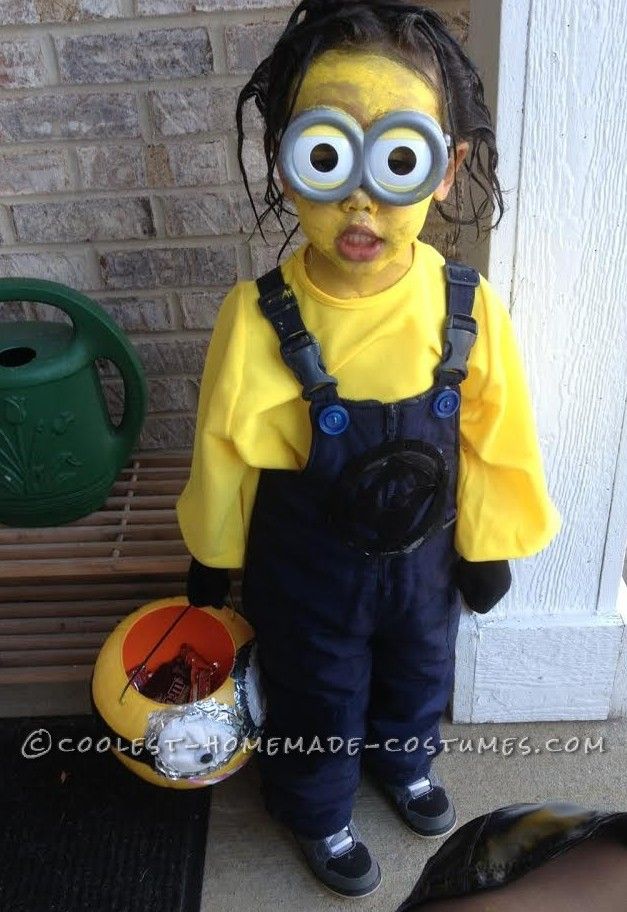 4 year old minion costume makes shocking neighborhood appearance - Halloween Costumes For A 2 Year Old Boy 4 year old minion costume makes shocking neighborhood appearance - Halloween Costumes For A 2 Year Old Boy