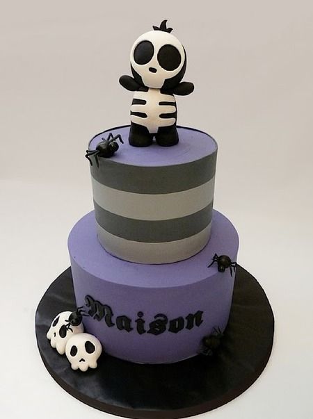 cute skeleton halloween cake by tuffcookie cakes cake wrecks home sunday sweets halloween cuteness