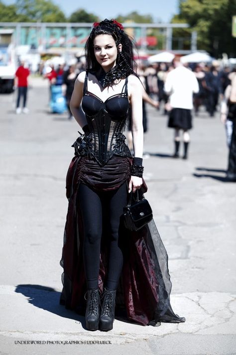 Gothic frauen treffen