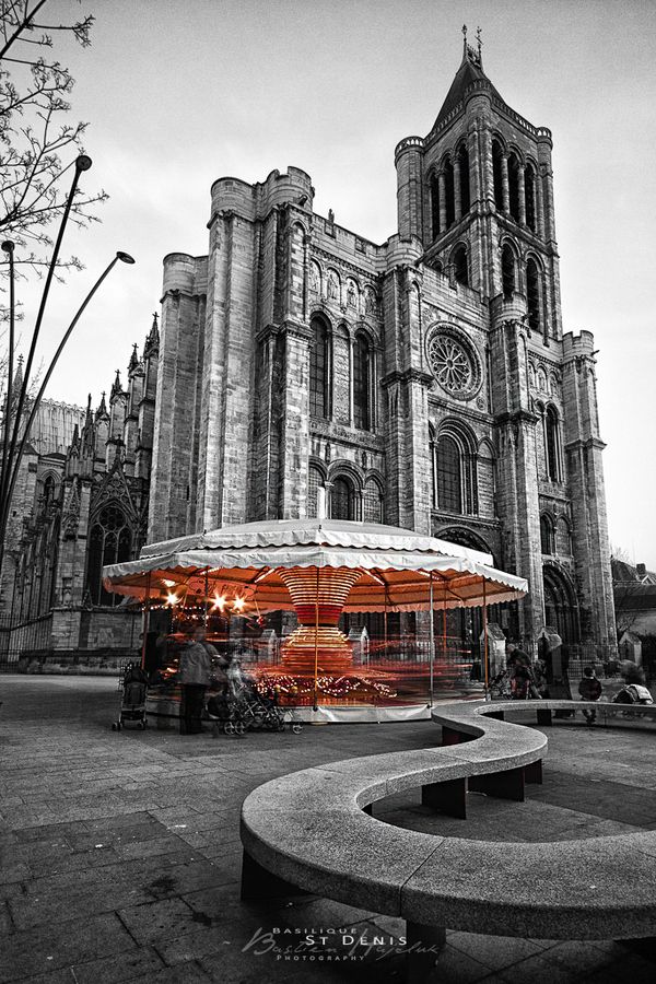 Black white photography with a pop of color Black white photography with a pop of color