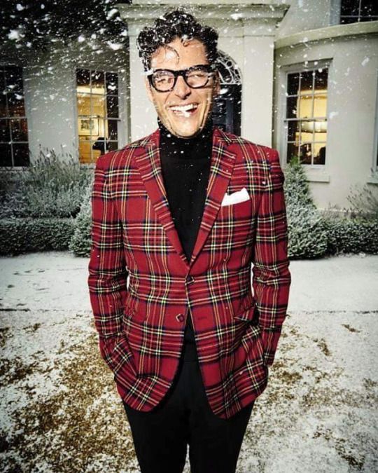 Gentleman's Style Very Nice Outfit For The Holidays Men's Gentleman's style | Very Nice Outfit for the Holidays | Men's Fashion & Style | Red Plaid Sport Jacket, Black Pants … | Men's Outfits for the Holidays. - Gentleman's Style Very Nice Outfit For The Holidays Men's