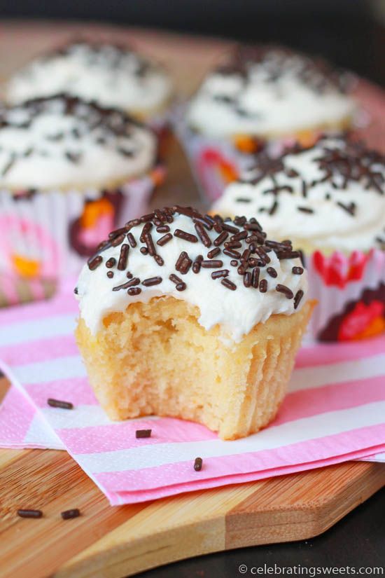 Small Cakes And Cupcakes Small Cakes And Cupcakes