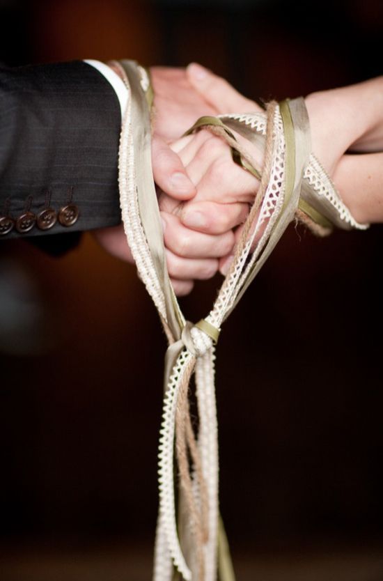 Neat Irish Wedding Traditions From Tying The Knot To Ringing Bells Neat Irish Wedding Traditions From Tying The Knot To Ringing Bells Rather Than Throwing Confetti So Cute Looking Good On Your Day In 2018