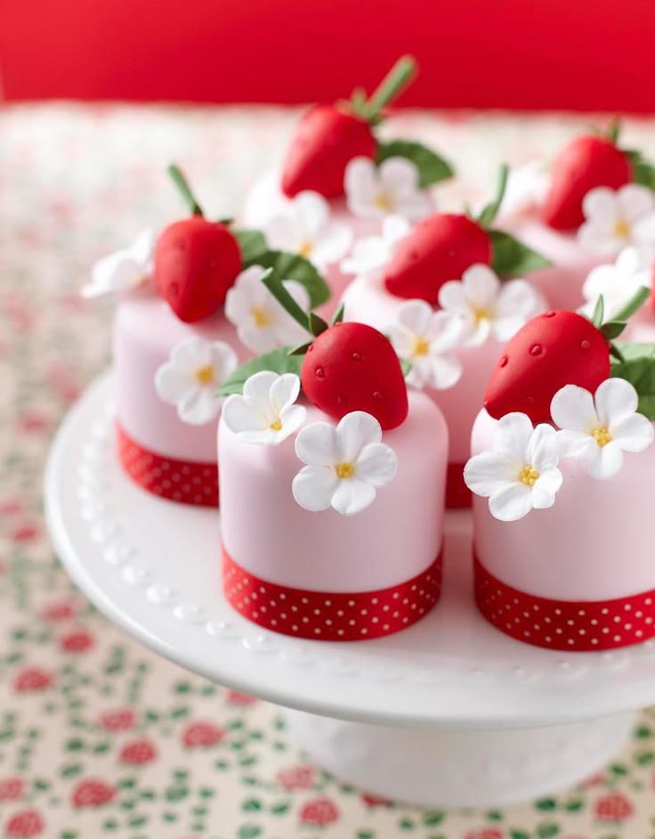 263 Best Cute Food Images On Pinterest Styling Gentleness Strawberry Mini Cakes So Gorgeous Love The Spotty Ribbon Detail Perfect For Shortcake S Birthday
