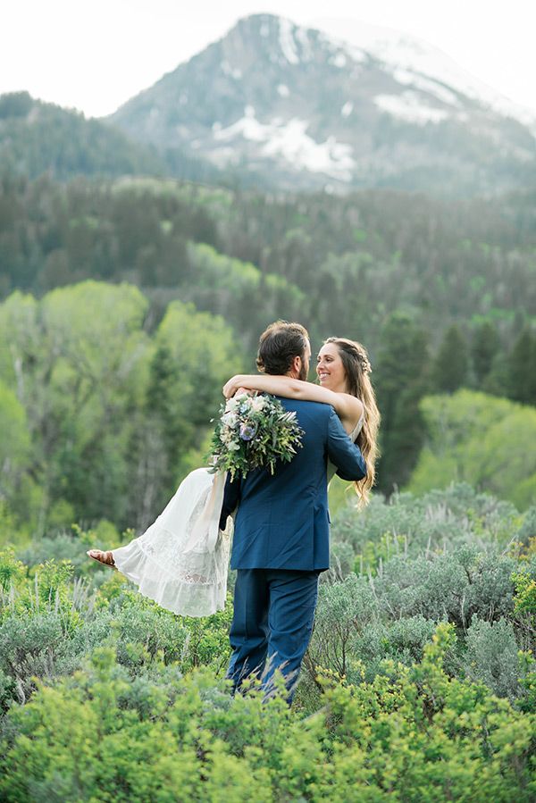 Hannah Parker Mapleton Wedding Photo By Kristina Curtis Venue Is Quiet Meadow Farm Floral By Over Utah Wedding Photography Utah Weddings Mountain Wedding