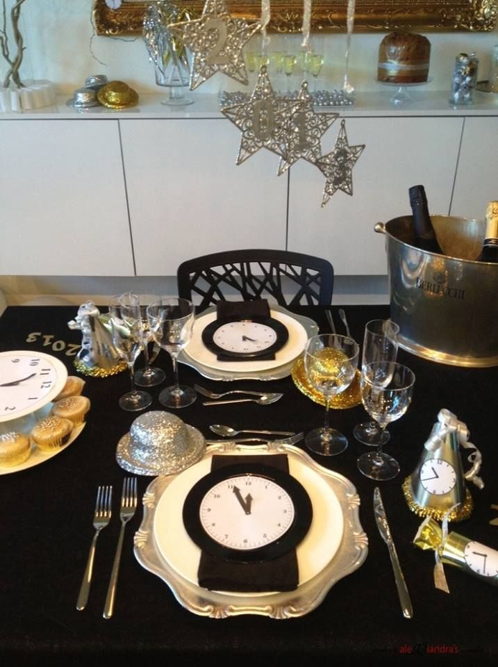 Mesas De Fin De Año | New Years Eve Decorations, New Years Eve Table Setting, New Year Table