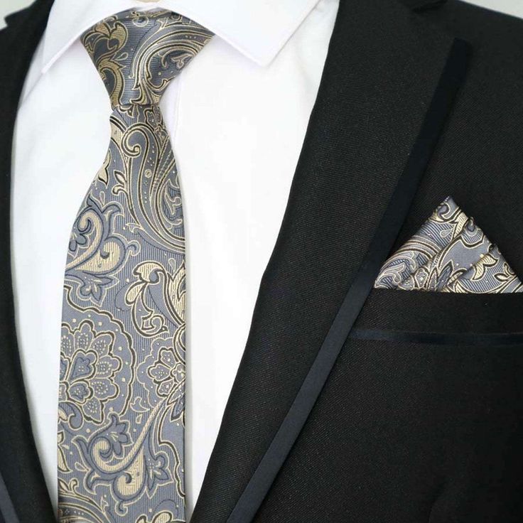 Paisley Pattern Necktie & Matching Pocket Square Handkerchief Set Paisley Pattern Necktie & Matching Pocket Square Handkerchief Set